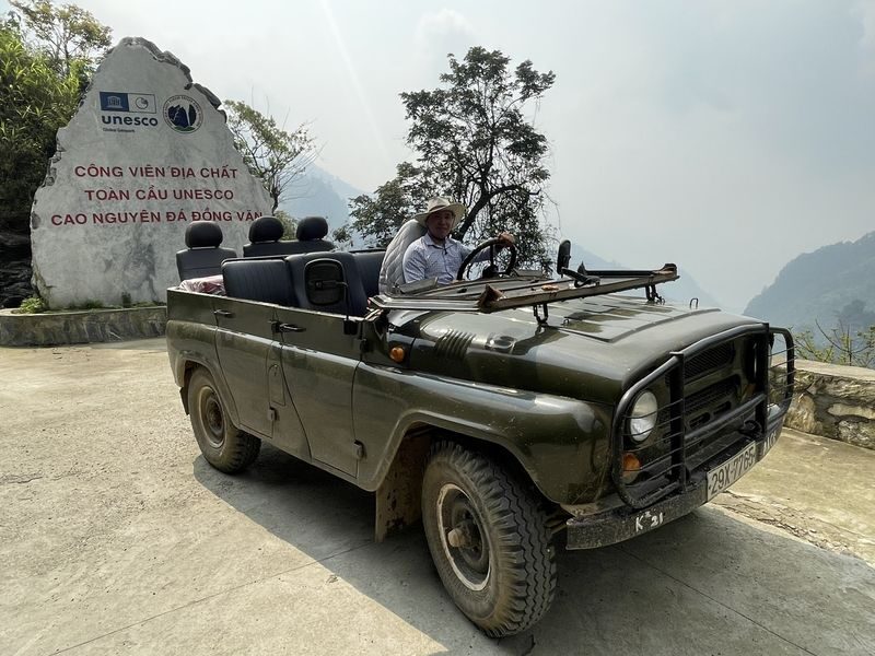 4D3N Explore Ha Giang Loop by Vintage Jeep - Day two: Bac Sum Slope, karst country and Dong Van