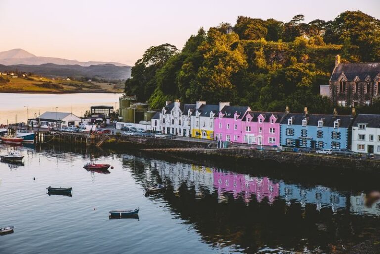 5-Day Isle of Skye, Loch Ness & Inverness Tour from Edinburgh - Day 1: Setting out from Edinburgh