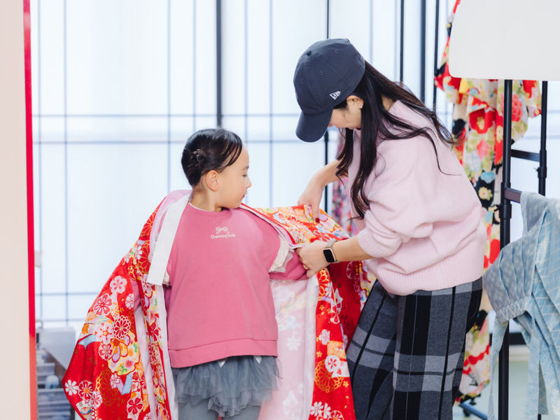 5-Min Kimono Dressing & Harajuku Photo Stroll - Choosing from more than 200 kimono
