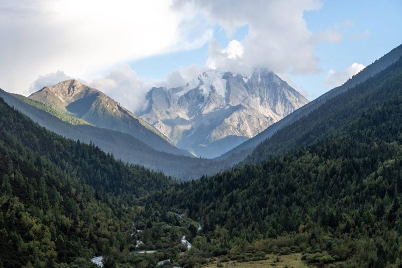 6-Day Tour to Daocheng Yading and Mount Siguniang in Sichuan (Stay in Yading Village, Can upgrade to a large 7-seater nanny car) - Day 1: Mount Siguniang’s peaks and Shuangqiao Valley