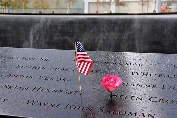 9/11 Memorial and Ground Zero Tour with Optional 9/11 Museum Ticket - St. Paul’s Chapel and the memorial fence