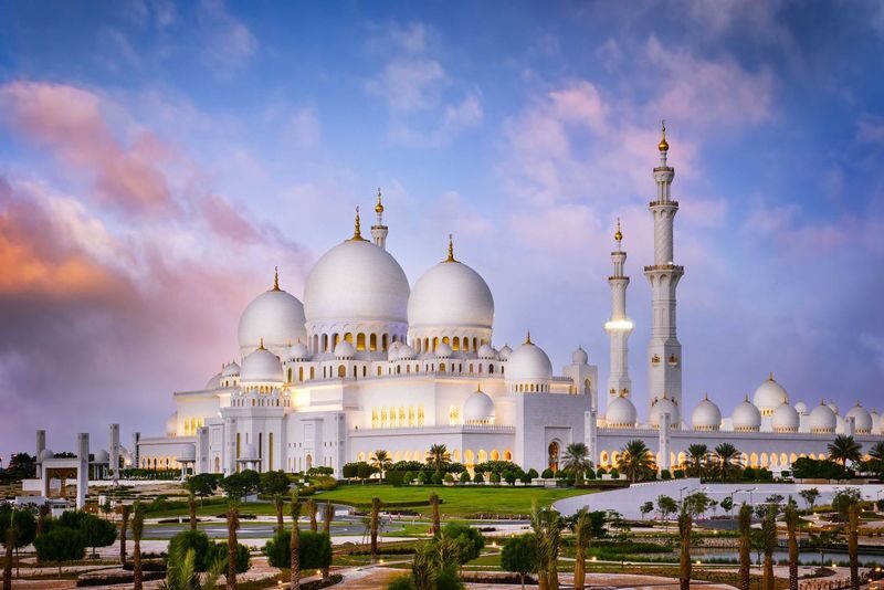 Abu Dhabi City Tour with Grand Mosque from Dubai - Sheikh Zayed Grand Mosque deserves your time