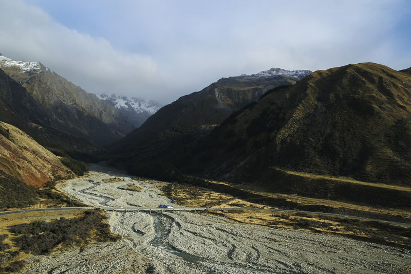 Adventure Half Day Between Queenstown and Mount Cook Tour - Lake Dunstan and the climb over Lindis Pass