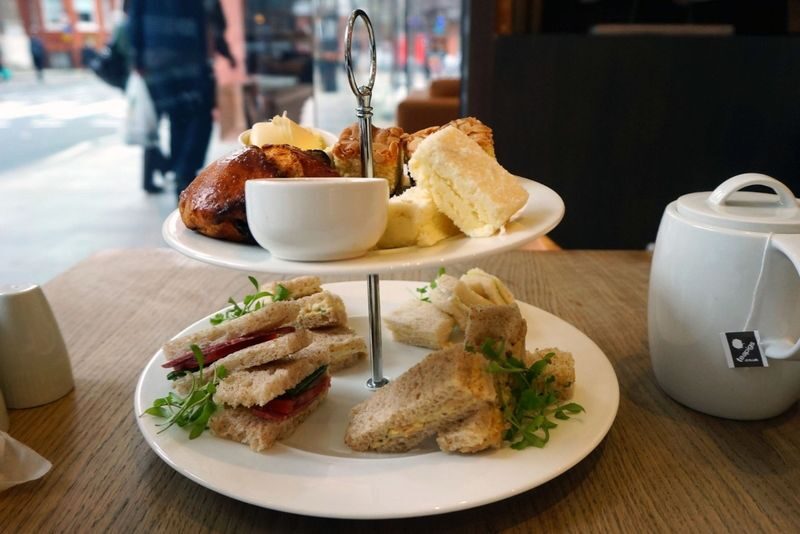 Afternoon Tea at the British Museum in London - Choosing a tea, or adding a glass of Prosecco