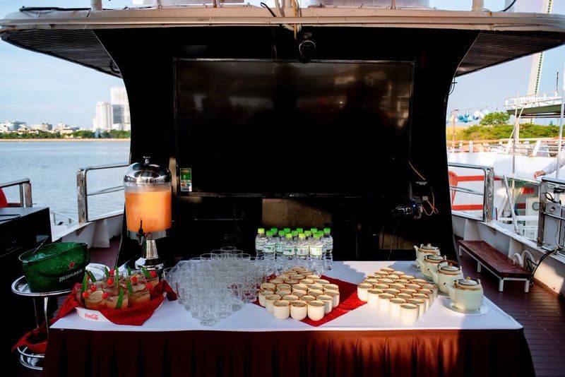 Afternoon Tea Experience on Han River Da Nang with 4U Cruise - What arrives with the Tien Sa tea set