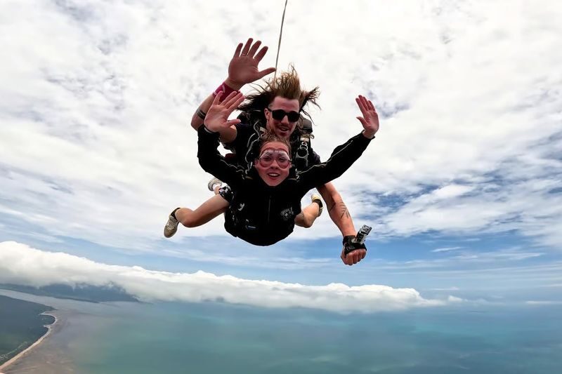 Airlie Beach Tandem Skydive Beach Landing Experience - What happens from orientation to landing