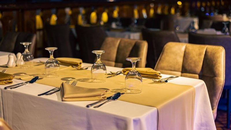 Alexandra Dhow dinner cruise in Dubai - Boarding, decks and the view