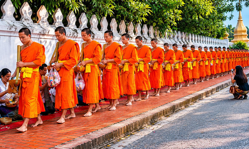 Alms Giving, Morning Market & Local Breakfast Experience - Understanding Sai Bat before you take part