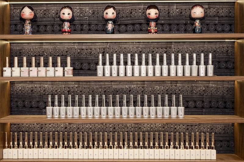 Amaherbs Spa & Souvenirs: Hair Wash and Massage Experience in Hanoi - Choose between a simple wash and herbal care