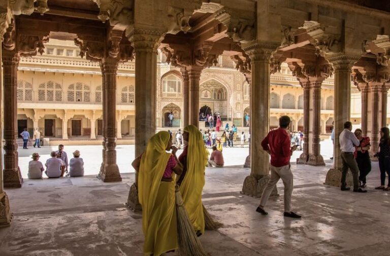 Amber Fort Ticket with Optional Guide - At the gate: QR code and entry