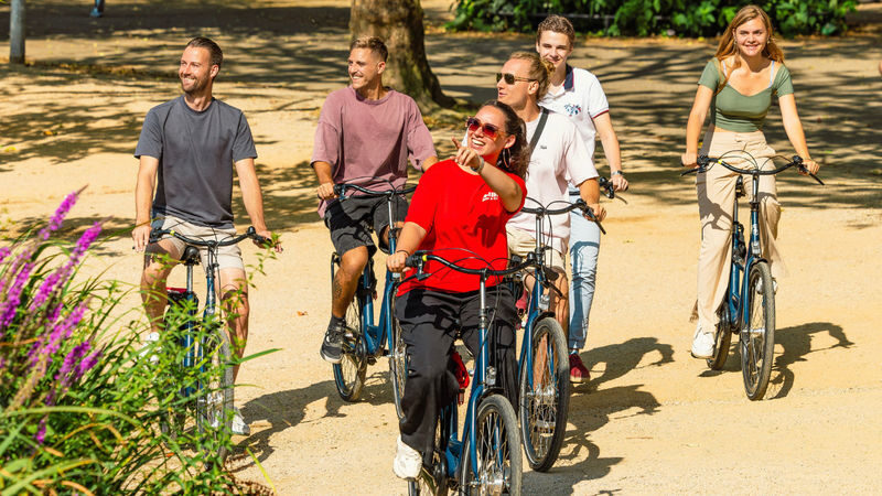 Amsterdam City Highlights Bike Tour - From Central Station to the canals