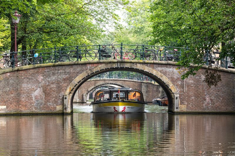 Amsterdam Sightseeing Canal Cruise - The audio guide and what it adds