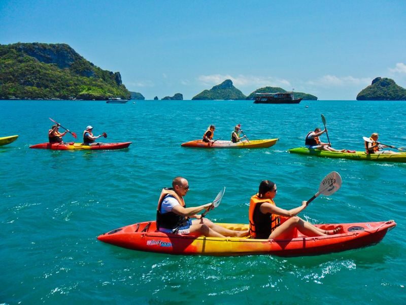 Angthong Marine National Park by Speedboat or Big Boat - The early pickup and the long crossing