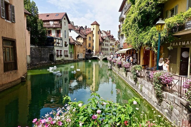 Annecy Half Day Tour from Geneva - Walking Annecy’s canals and old town