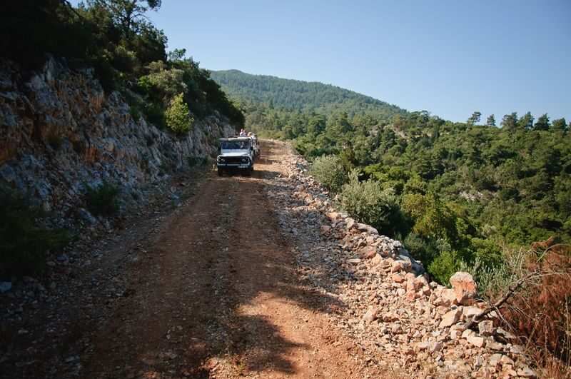 Antalya: Jeep Safari incl. Lunch with Hotel Transfers - The lake stop and water fight