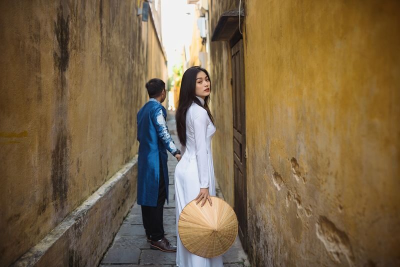 Ao Dai Photoshoot Tour in Hoi An - Cau Pagoda and the old-town lanes