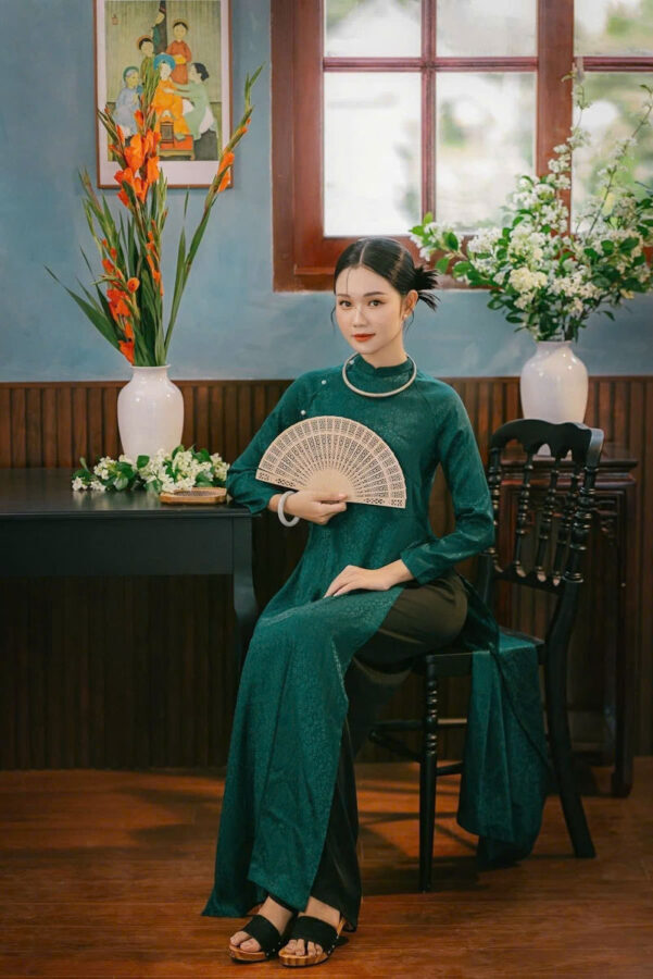 Ao Dai Rental & Professional Photoshoot in Hanoi Old Quarter - Picking an Ao Dai at 23 Hang Luoc