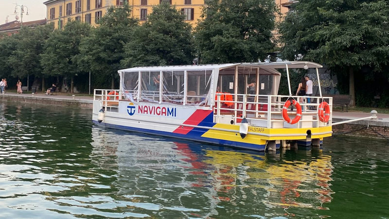 Aperitif by Boat Experience in Navigli - A short route with a lot to look at