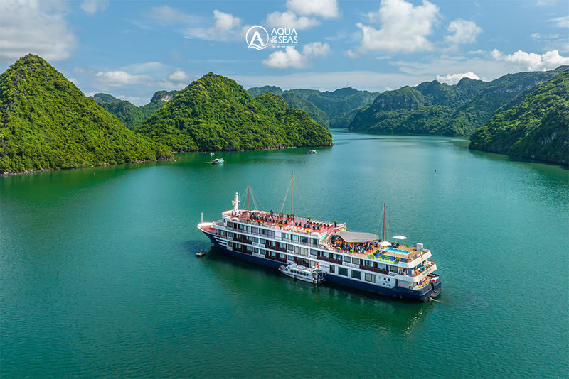 Aqua Of The Seas 3D2N Cruise: Ha Long Bay & Lan Ha Bay Tour - Day two: Viet Hai Village and Ba Trai Dao