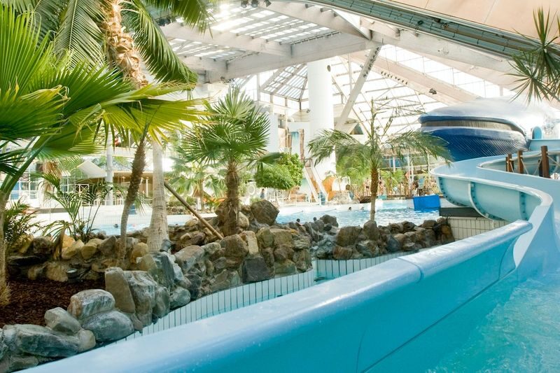 Aquaboulevard Water Park Admission in Paris - From the slides to the wave pool