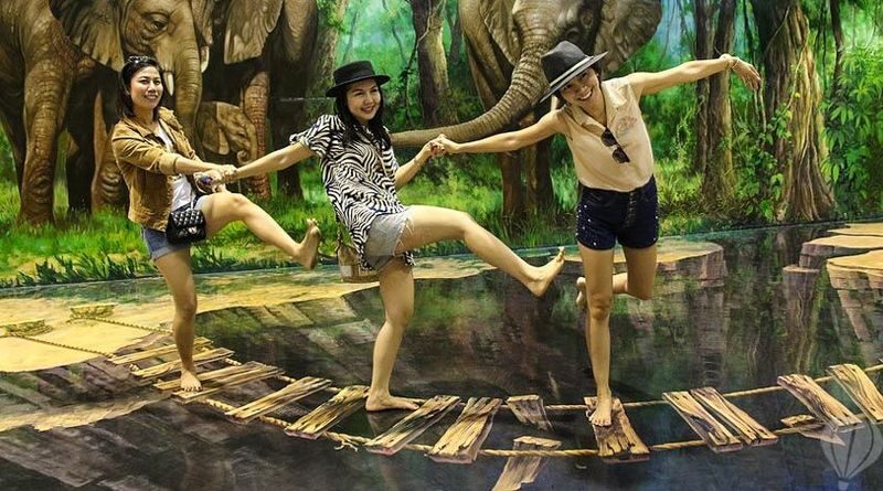 Art in Paradise Pattaya Ticket - The AR app, photos and phone battery