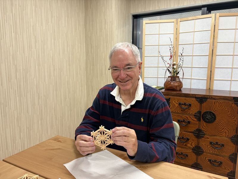 Asakusa: Discover the Art of Kumiko Make Your Own Coaster - Choosing a pattern and finding your rhythm