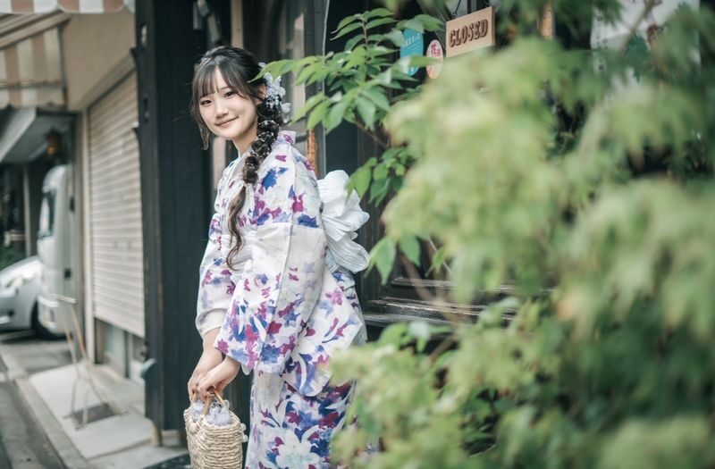 Asakusa Kimono Rental & Photography by KIMONO-U - The indoor studio is more than a rainy-day backup