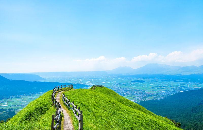 Aso Natural Scenery | Minami Aso Railway, Mount Aso (including shuttle bus), Kusasenri, Kumamoto Castle/Kurokawa Onsen Day Trip (Round trip from Fukuoka) - Kusasenri and the weather-dependent volcano