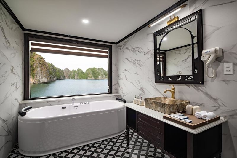 Aspira 3D2N Luxury Cruise: Ha Long Bay & Lan Ha Bay Tour - Day one: cave boats, swimming and sunset