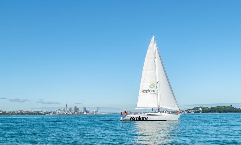 Auckland Harbour Sailing Cruise - What happens during the 90-minute sail