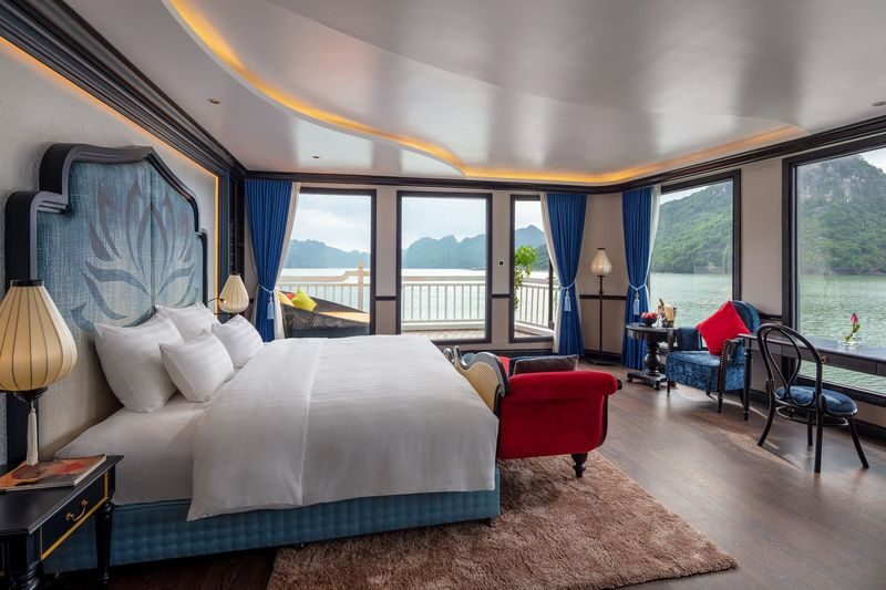 Aurora 2D1N Cruise: Ha Long Bay & Lan Ha Bay Tour - Day one: boarding, lunch, and Tra Bau