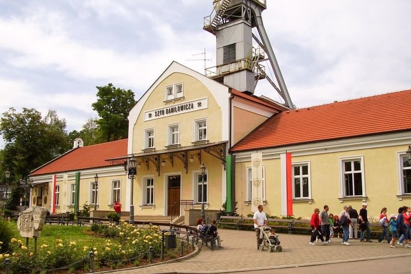 Auschwitz-Birkenau & Wieliczka Salt Mine Tour with Hotel Pickup - The Auschwitz journey starts before the memorial