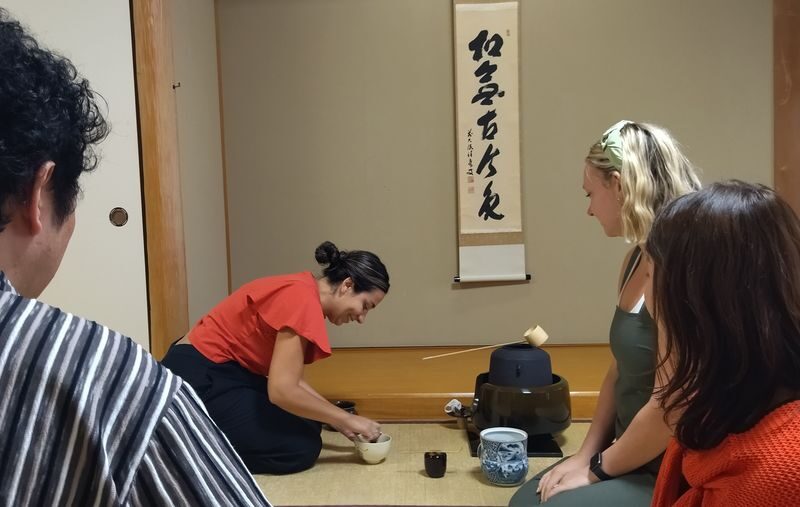 Authentic Tea Ceremony Experience in a Tea Room (Osaka) - Why the teaching style matters