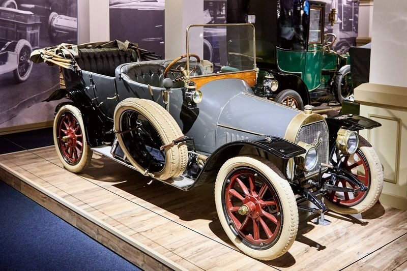 Autoworld Brussels Entry Ticket - Look for the less familiar names