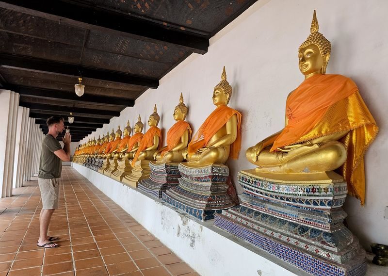 Ayutthaya: Private Longtail Tour with Optional Temple Visits - Three temple stops with distinct sights