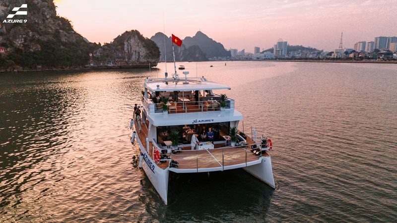 Azure 9 Sightseeing Ha Long Yacht Tour - The morning schedule: 8:00 to 10:00