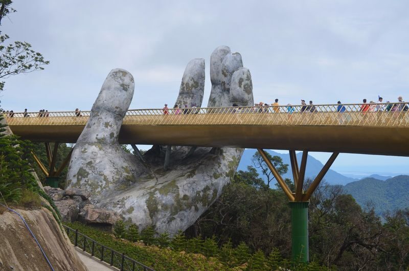 Ba Na Hills Day Trip from Da Nang with Chinese-Speaking Guide - From pickup to the first mountain stops