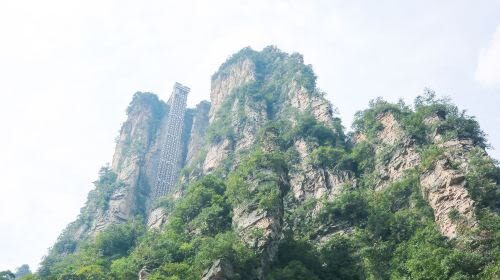 Bailong Elevator - A fast link between Shuirao Simen and Yuanjiajie