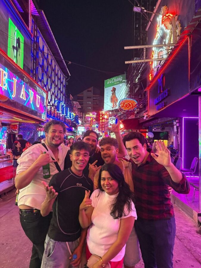 Bangkok Nightlife VIP Guided Tour - Pubs and clubs bring the night indoors