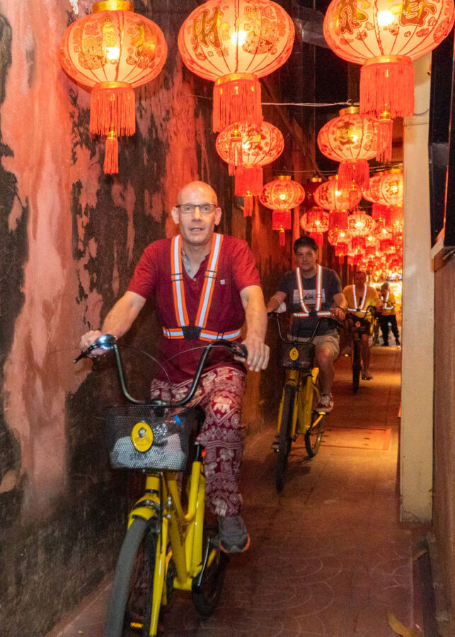 Bangkok Yaowarat Road Night Small Group Tour - Small lanes, local life and the river