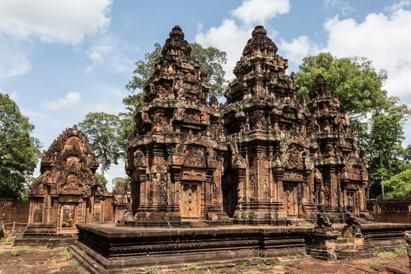 Banteay Srei Backcountry Tour - Pre Rup begins the temple sequence
