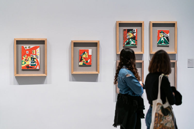 Barcelona and Picasso Museum Guided Tour - Outdoor art and the route through Born