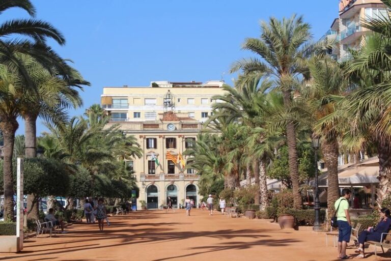 Barcelona Costa Brava Full-Day Villages Tour - Tossa de Mar: seaside lunch and a layered past