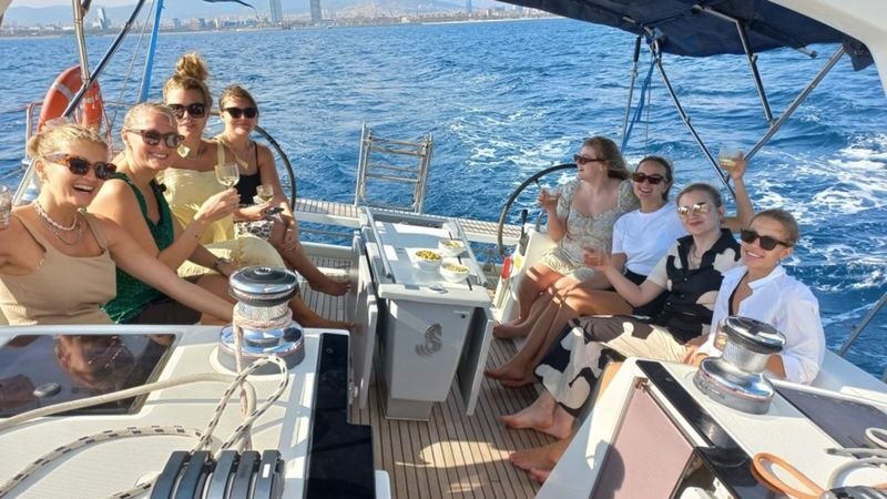 Barcelona half-day yacht tour with drinks and snacks - From Port Olimpic to time on the water