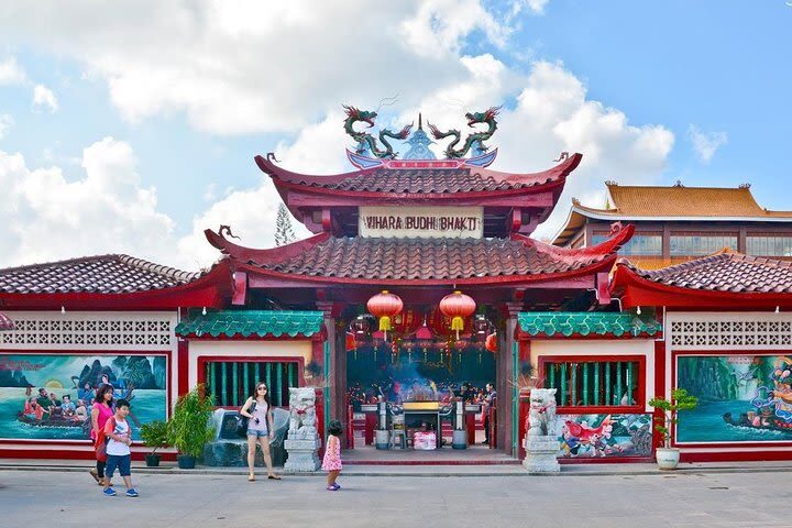 Batam One-Day Big Group Ferry Experience - Maha Vihara Duta Maitreya and a Batam coffee lesson