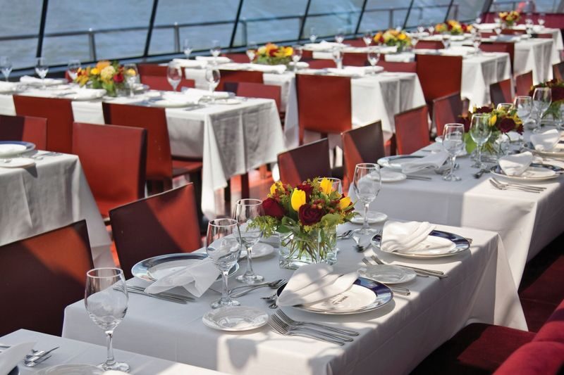 Bateaux New York Premier Plus Dinner Cruise - Dinner with the skyline in view