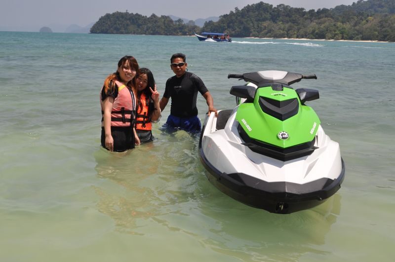 Beginner Jet Ski Fun Time Experience in Langkawi - A quick briefing, then the water