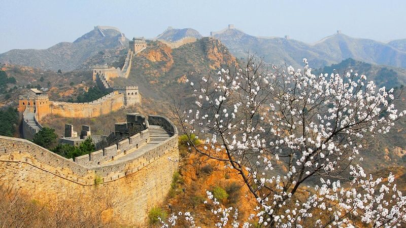 Beijing Private Tour:Jinshanling Hike+Simatai Sunset&Gubei Watertown - Jinshanling: Ming ramparts in daylight