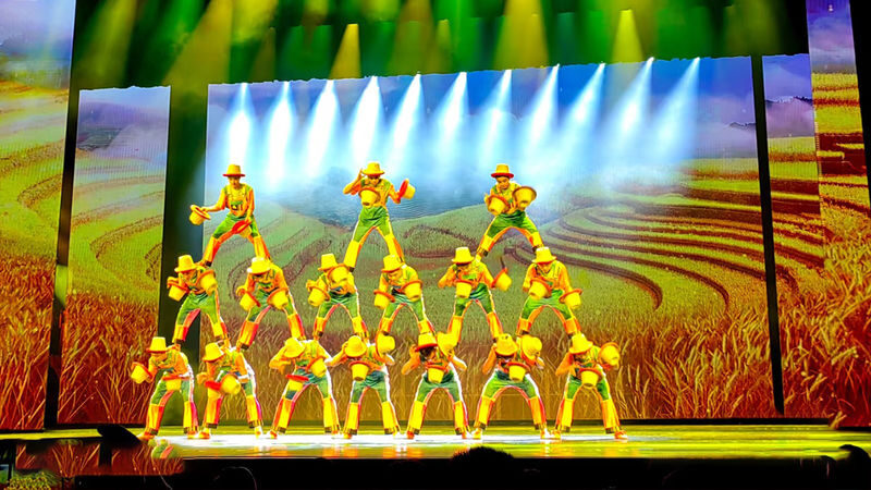 Beijing Red Theater Acrobatic Performance Ticket - The motorcycle finale and the best seat for it