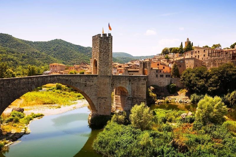 Besalu and Medieval Towns Day Tour from Barcelona - Starting in Vic